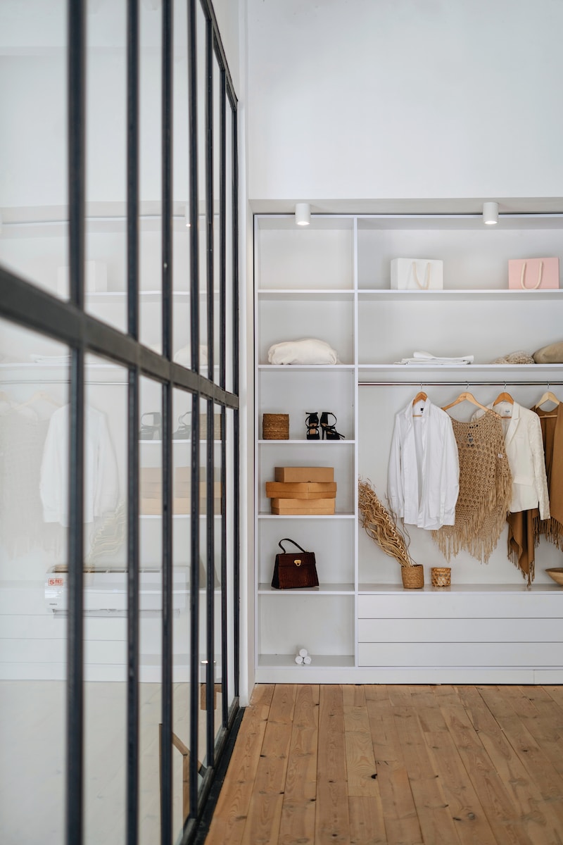 Minimalist closet